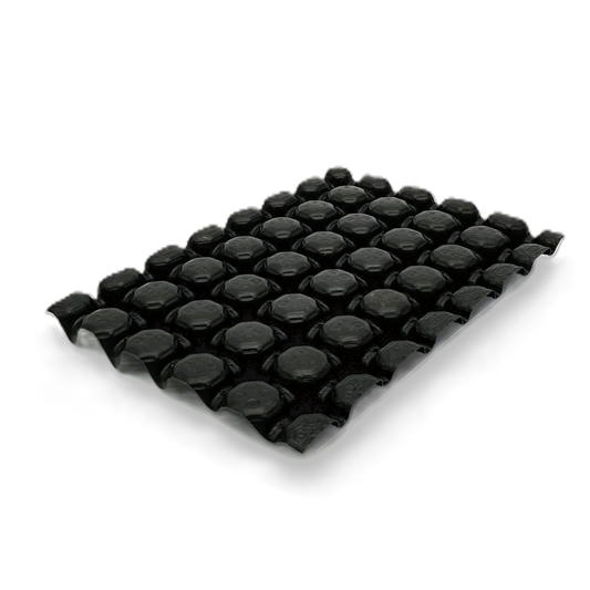 tiefgezogenem HDPE-Regenerat mit Wasserspeicherfunktion zur Dränierung, Zum Einsatz bei
Extensiv-Begrünungen in mehrschichtiger Bauweisen. 